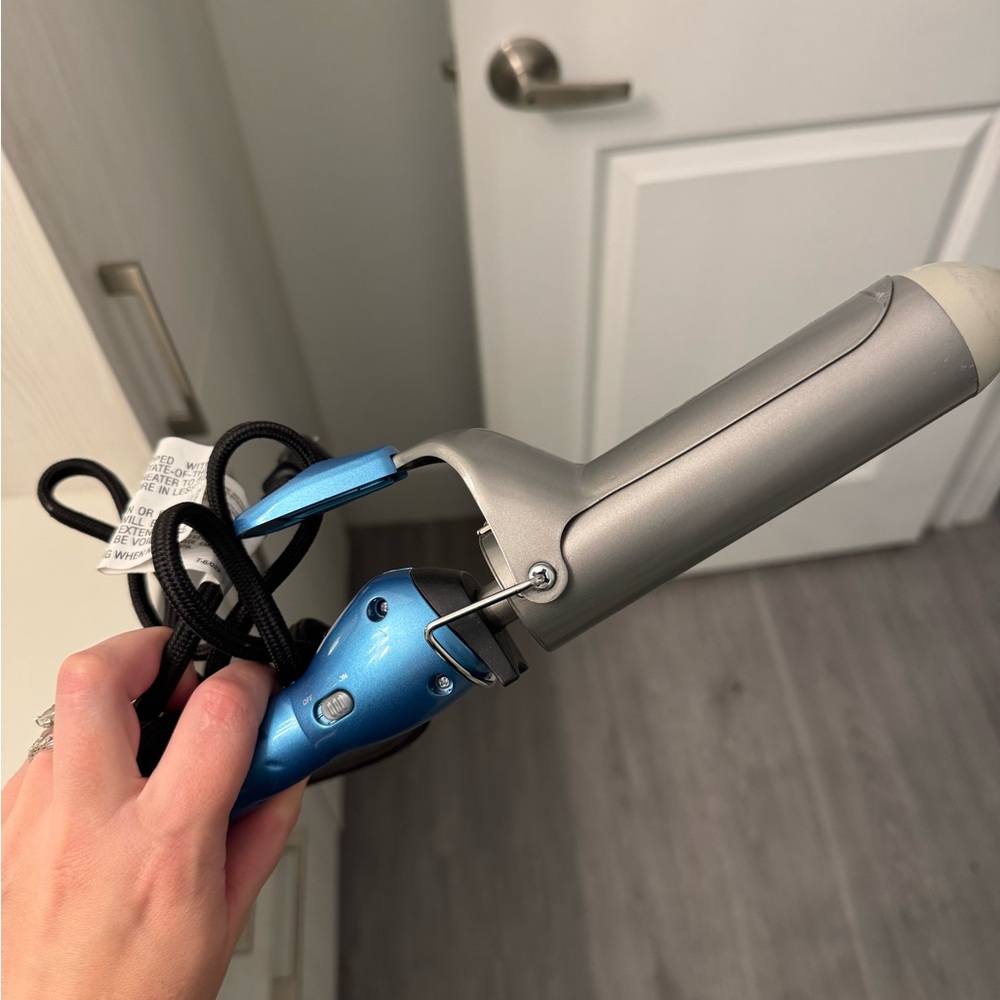 Babyliss curling iron